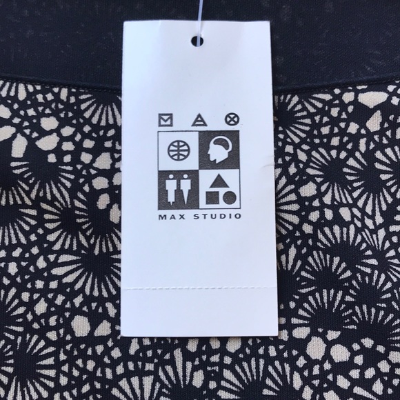Max Studio Top - new with tags - Picture 8 of 8